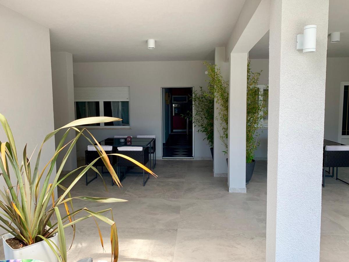 Deluxe Suites Mandic Omiš Exterior foto